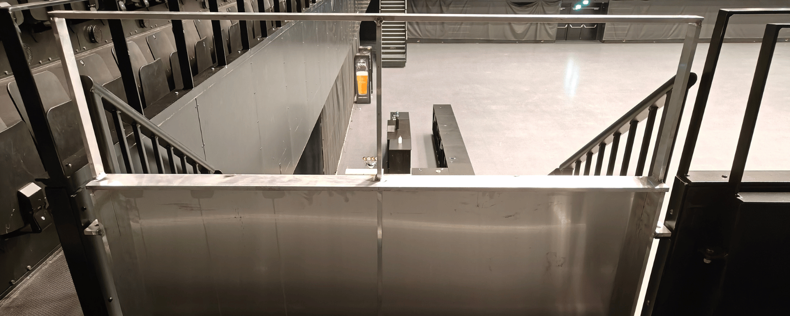 Tribunelåge i aluminium til K.B. Hallen – erhvervskunde JC Stål